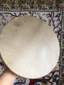 Schamanische Trommel aus Steinbockhaut.
